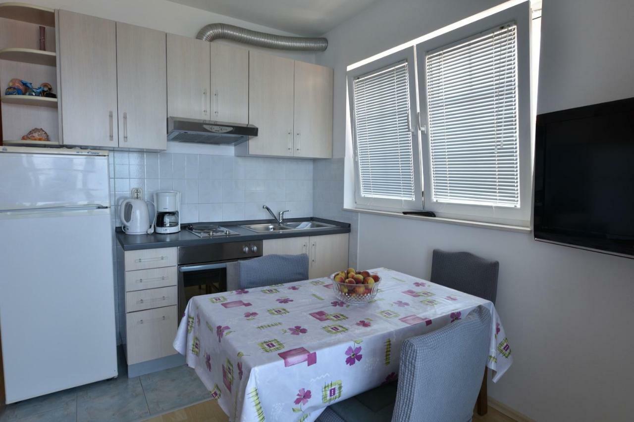 Apartments Brico Primošten Esterno foto