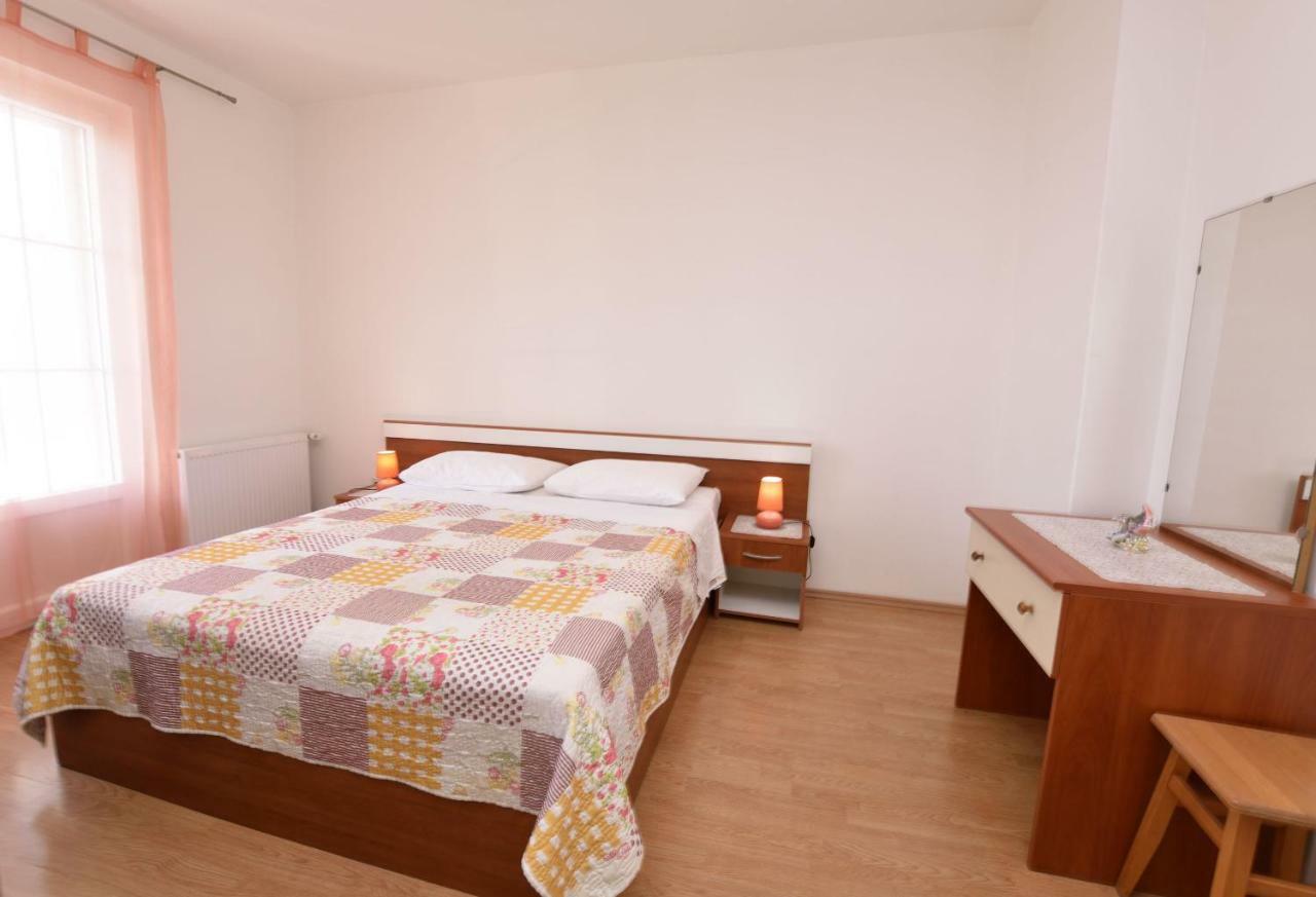 Apartments Brico Primošten Esterno foto